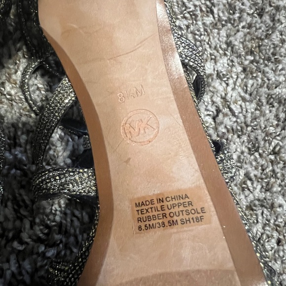 MK statement heels - 8.5 - Picture 2 of 4